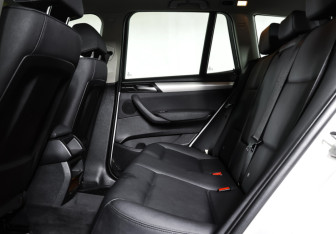 Подержанный автомобиль BMW X3 2013 года (12 фото)