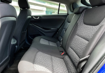 Подержанный автомобиль Hyundai IONIQ 2019 года (10 фото)