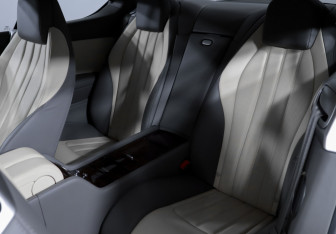 Подержанный автомобиль Bentley Continental GT Coupe 2012 года (10 фото)