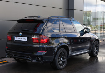 Подержанный автомобиль BMW X5 2011 года (5 фото)