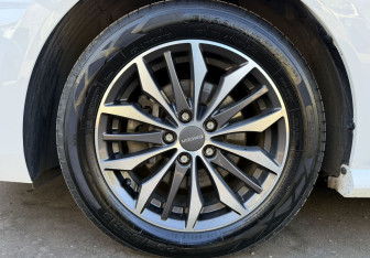 Подержанный автомобиль Omoda S5 2023 года (9 фото)