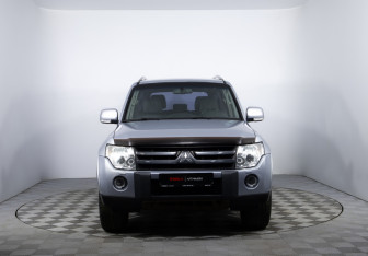 Подержанный автомобиль Mitsubishi Pajero 2008 года (2 фото)