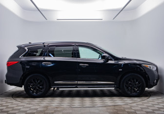 Подержанный автомобиль Infiniti JX 2013 года (4 фото)
