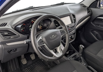 Подержанный автомобиль LADA (ВАЗ) Vesta Sedan 2022 года (15 фото)