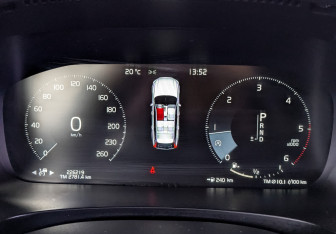 Подержанный автомобиль Volvo V90 2019 года (16 фото)