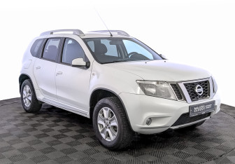 Подержанный автомобиль Nissan Terrano 2021 года (3 фото)
