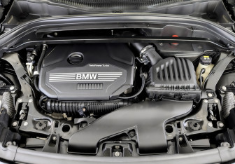 Подержанный автомобиль BMW X2 2020 года (9 фото)