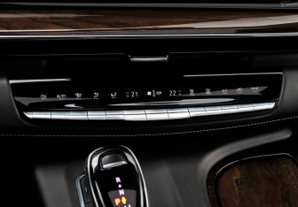 Подержанный автомобиль Cadillac Escalade Suv 2021 года (14 фото)