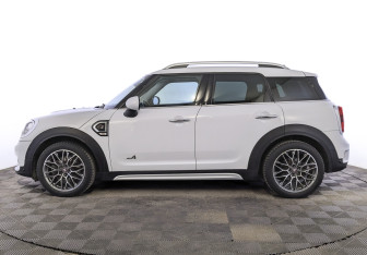 Подержанный автомобиль MINI Countryman 2018 года (8 фото)