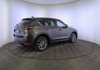 Подержанный автомобиль Mazda CX-5 2019 года (5 фото)