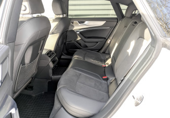 Подержанный автомобиль Audi A7 2021 года (12 фото)