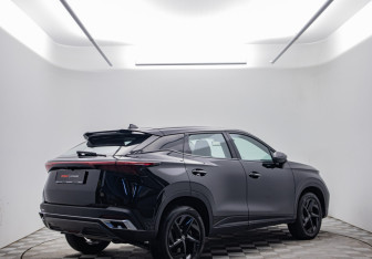 Подержанный автомобиль Omoda C5 2023 года (5 фото)