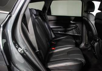 Подержанный автомобиль Hyundai Santa Fe 2023 года (9 фото)