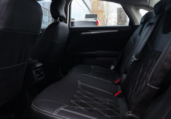 Подержанный автомобиль Ford Mondeo Sedan 2015 года (7 фото)