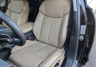 Подержанный автомобиль Audi A8 2018 года (20 фото)