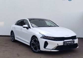 Подержанный автомобиль Kia K5 2023 года (3 фото)