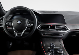 Подержанный автомобиль BMW X5 2019 года (12 фото)