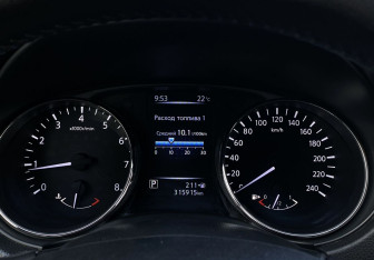 Подержанный автомобиль Nissan X-Trail 2016 года (27 фото)