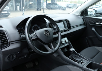 Подержанный автомобиль Skoda Karoq 2020 года (13 фото)