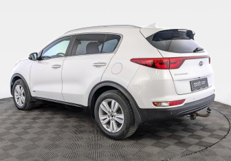 Подержанный автомобиль Kia Sportage 2018 года (7 фото)