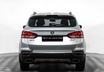 Подержанный автомобиль DongFeng AX7 2017 года (4 фото)