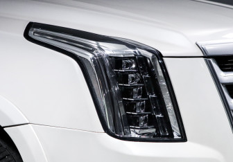 Подержанный автомобиль Cadillac Escalade Suv 2015 года (16 фото)