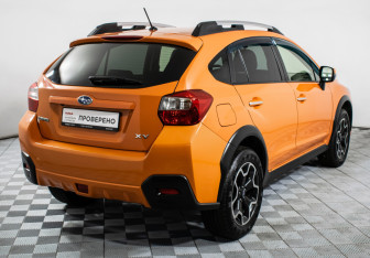 Подержанный автомобиль Subaru XV 2015 года (5 фото)