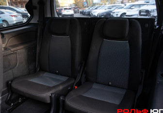 Подержанный автомобиль Ford Galaxy 2011 года (11 фото)