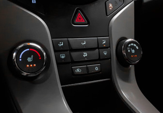 Подержанный автомобиль Chevrolet Cruze Sedan 2012 года (16 фото)