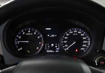 Подержанный автомобиль Mitsubishi Outlander 2019 года (11 фото)