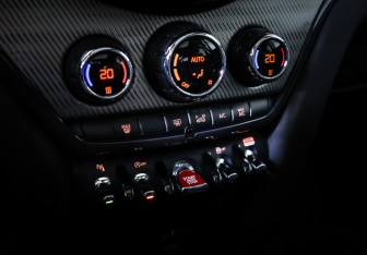 Подержанный автомобиль MINI Countryman 2020 года (19 фото)