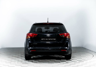 Подержанный автомобиль Kia Ceed Wagon 2016 года (6 фото)