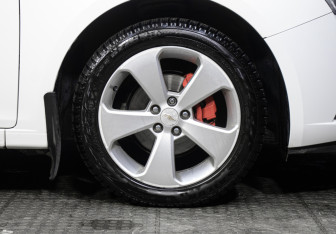 Подержанный автомобиль Chevrolet Cruze Sedan 2011 года (22 фото)