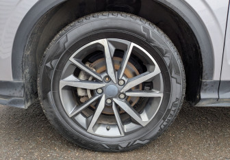 Подержанный автомобиль Geely Coolray 2022 года (12 фото)