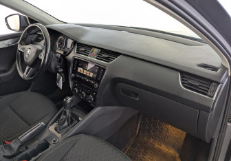 Подержанный автомобиль Skoda Octavia Liftback 2018 года (20 фото)