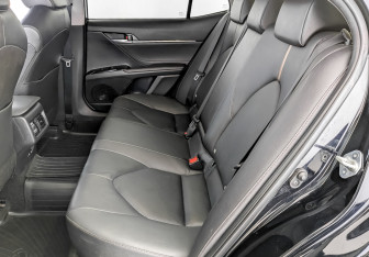 Подержанный автомобиль Toyota Camry Sedan 2020 года (12 фото)