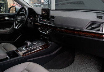 Подержанный автомобиль Audi Q5 2018 года (9 фото)