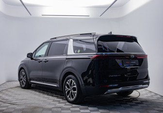 Подержанный автомобиль Kia Carnival 2020 года (6 фото)