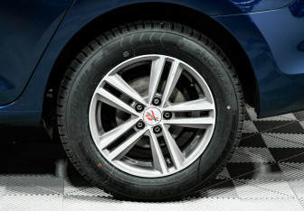 Подержанный автомобиль Skoda Rapid Liftback 2014 года (5 фото)