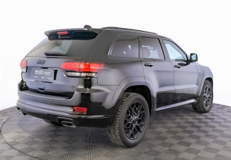 Подержанный автомобиль Jeep Grand Cherokee 2021 года (5 фото)