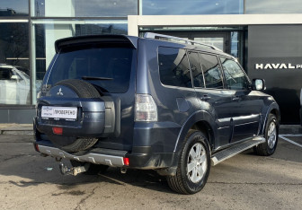Подержанный автомобиль Mitsubishi Pajero 2008 года (5 фото)