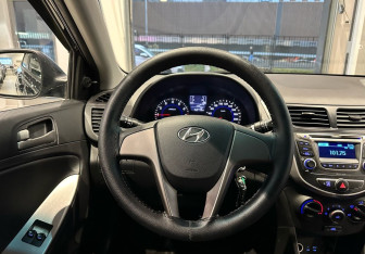 Подержанный автомобиль Hyundai Solaris Sedan 2016 года (17 фото)