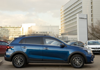 Подержанный автомобиль Kia Rio Hatchback 2022 года (3 фото)