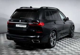Подержанный автомобиль BMW X7 2020 года (5 фото)
