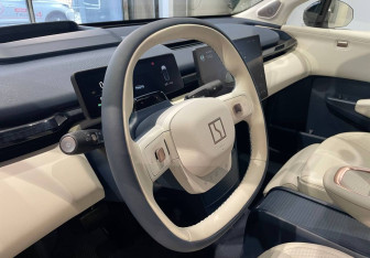 Подержанный автомобиль Zeekr X 2023 года (11 фото)