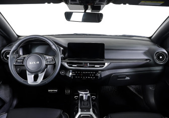 Подержанный автомобиль Kia K3 Sedan 2024 года (13 фото)