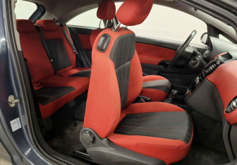 Подержанный автомобиль Opel Corsa 2007 года (10 фото)