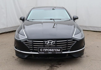Подержанный автомобиль Hyundai Sonata 2023 года (2 фото)