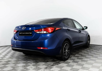 Подержанный автомобиль Hyundai Elantra Sedan 2013 года (3 фото)