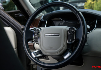 Подержанный автомобиль Land Rover Range Rover 2013 года (12 фото)
